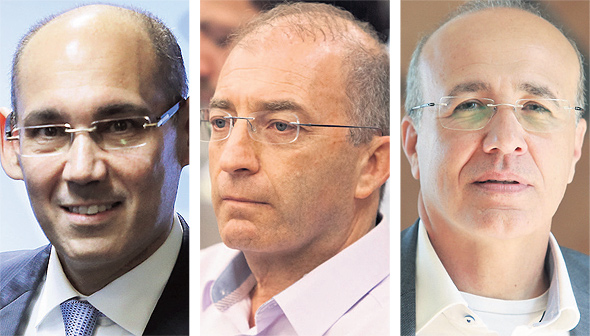 מימין: המפקח על שוק ההון משה ברקת, מנכ"ל הביטוח הלאומי מאיר שפיגלר ונגיד בנק ישראל אמיר ירון. בעיה מערכתית שתשפיע על דורות שלמים מימין: המפקח על שוק ההון משה ברקת, מנכ"ל הביטוח הלאומי מאיר שפיגלר ונגיד בנק ישראל אמיר ירון. בעיה מערכתית שתשפיע על דורות שלמים
