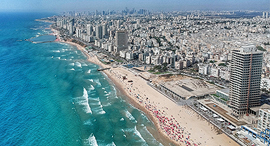 חוף הים של העיר בת ים זירת הנדל"ן, צילום: שאטרסטוק חוף הים של העיר בת ים זירת הנדל"ן, צילום: שאטרסטוק