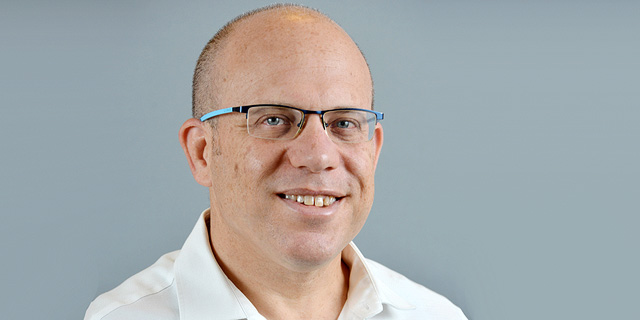 עופר קורן המשנה למנכ"ל פועלים פורש מתפקידו