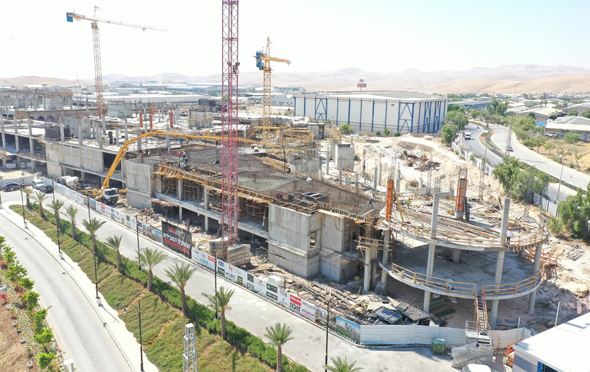 העבודות במתחם דיזיין סיטי. נבנה בהשקעת ענק של למעלה מחצי מיליארד שקל העבודות במתחם דיזיין סיטי. נבנה בהשקעת ענק של למעלה מחצי מיליארד שקל