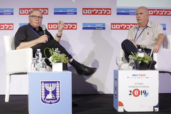 אליקים רובינשטיין בשיחה עם הפרשן הכלכלי של כלכליסט משה גורלי אליקים רובינשטיין בשיחה עם הפרשן הכלכלי של כלכליסט משה גורלי