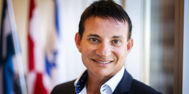 בלוטרייך פנה לביהמ"ש - מבקש כי יקבע את דרך הפרידה משניידר