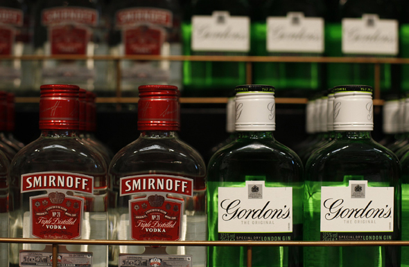 משקאות אלכוהול Diageo וודקה סמירנוף ג'וני ווקר ג'ין גורדונ'ס 2, צילום: רויטרס