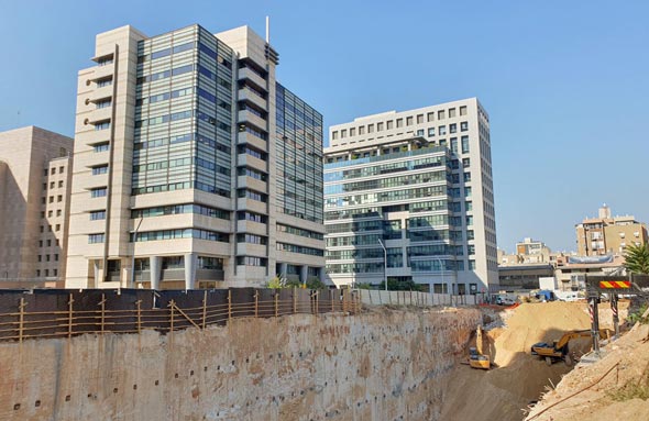 המגרש במתחם הבורסה ברמת גן. ועדת הערר קיבלה את עמדת השמאי המכריע המגרש במתחם הבורסה ברמת גן. ועדת הערר קיבלה את עמדת השמאי המכריע