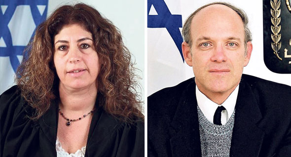 מימין השופטים ניל הנדל ואילונה לינדנשטראוס. כל אחד נתלה בהלכה שונה בנוגע לחילוט מימין השופטים ניל הנדל ואילונה לינדנשטראוס. כל אחד נתלה בהלכה שונה בנוגע לחילוט