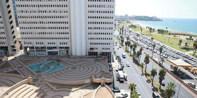 מזרקות וטרסות עם נוף לים: הסיפור על הכיכר שנעלמה