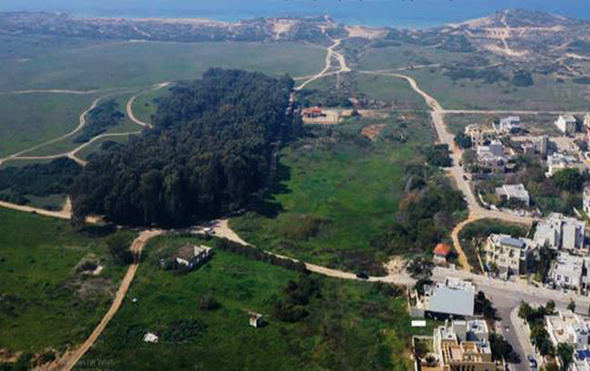 מתחם 8 בחדרה. אחד מאוצרות הנדל"ן האחרונים שנותרו על קו החוף מתחם 8 בחדרה. אחד מאוצרות הנדל"ן האחרונים שנותרו על קו החוף