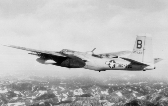 מטוס B26 חמוש ברקטות מטוס B26 חמוש ברקטות