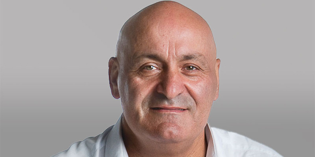 "רק שהשר הבא ידפדף מעט אחורה בארכיב"