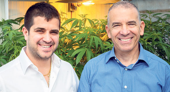 מימין: מנכ"ל אילן ביו לשעבר אלעד מגל ובעל השליטה והיו"ר ליעם גל און מימין: מנכ"ל אילן ביו לשעבר אלעד מגל ובעל השליטה והיו"ר ליעם גל און