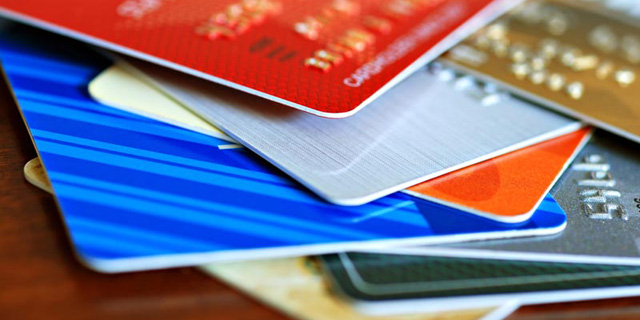 הלמ&quot;ס: הישראלים קנו פחות בכרטיסי אשראי בנובמבר-ינואר