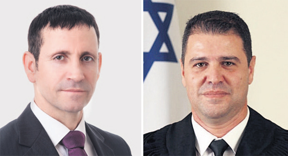 מימין: השופט אריה ביטון ועו"ד ערן בן עוזר. עורך הדין ייצג את עצמו כנתבע בתיק מימין: השופט אריה ביטון ועו"ד ערן בן עוזר. עורך הדין ייצג את עצמו כנתבע בתיק