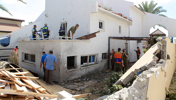 בית ב דרום ש נפגע מ רקטה זירת הנדל"ן, צילום: אוראל כהן בית ב דרום ש נפגע מ רקטה זירת הנדל"ן, צילום: אוראל כהן