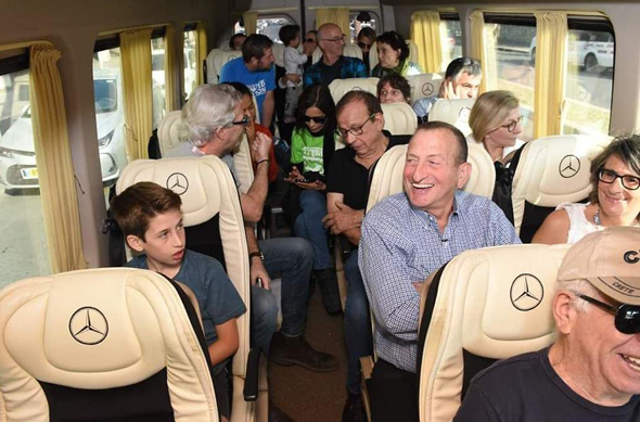 Tel Aviv's mayor Ron Huldai riding a Shabbat route. Photo: Kfir Sivan 