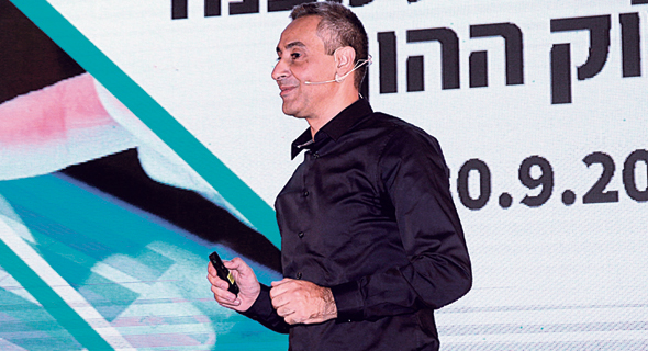 מנכ"ל קבוצת מבנה דודו זבידה, אתמול. "אנחנו עוסקים בצמיחה" מנכ"ל קבוצת מבנה דודו זבידה, אתמול. "אנחנו עוסקים בצמיחה"