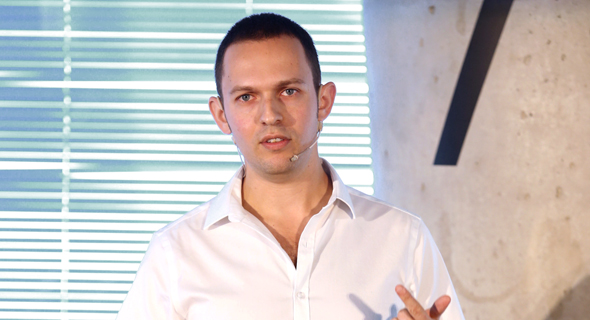 "צוות הטיפול שלנו הוא צוות המכירות, אחרת הלקוח יעזוב. יש לזה חשיבות אסטרטגית. בכל פנייה חסר הקונטקסט, סיפור הלקוח" "צוות הטיפול שלנו הוא צוות המכירות, אחרת הלקוח יעזוב. יש לזה חשיבות אסטרטגית. בכל פנייה חסר הקונטקסט, סיפור הלקוח"