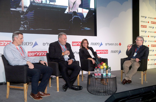 פאנל אנרגיה מתחדשת מימין: אורנה הוזמן-בכור, ליאור מנצר ויעקב קוינט, צילום: יריב כץ