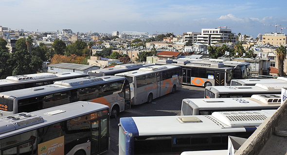 מסוף האוטובוסים בתחנה המרכזית בתל אביב מסוף האוטובוסים בתחנה המרכזית בתל אביב
