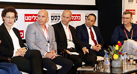 פאנל מימין רונו מנחם משה אלמוג רן אליס אריאל כהן ו רבקה אלגריסי כנס שוק ההון זירת ההשקעות 2020, צילום: יריב כץ