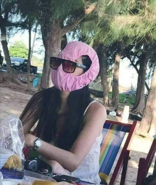 גם וירוס הקורונה פחות מאיים אם רואים את החיים דרך משקפיים (ותחתונים) ורודים גם וירוס הקורונה פחות מאיים אם רואים את החיים דרך משקפיים (ותחתונים) ורודים