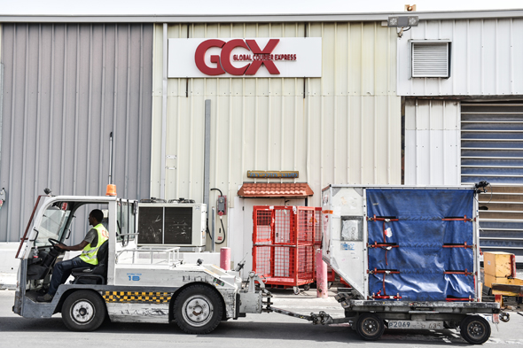 אריזות מוצרים במחסני GCX אריזות מוצרים במחסני GCX