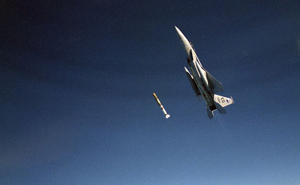 F15 משגר טיל נגד לוויינים F15 משגר טיל נגד לוויינים