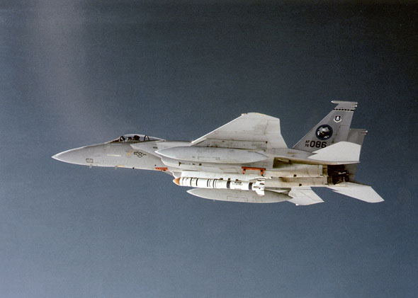 F15 נושא טיל נגד לוויינים F15 נושא טיל נגד לוויינים