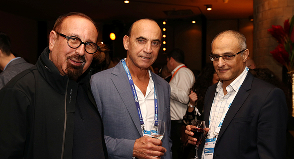 מימין דוד מימון, מיקי דיין ומני ויצמן, צילום: אוראל כהן