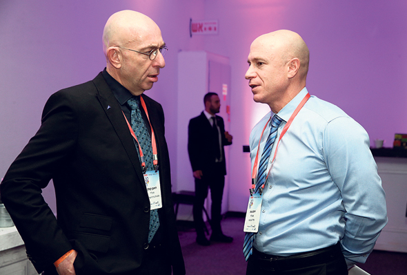 מימין: מנכ"ל כלל ביטוח יורם נוה ומנכ"ל פסגות יורם קפלן מימין: מנכ"ל כלל ביטוח יורם נוה ומנכ"ל פסגות יורם קפלן