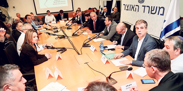 נגיף הקורונה תוקף את הכלכלה הריאלית, והחשבון יוגש לממשלה