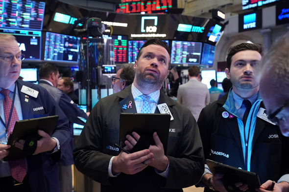 Wall Street crashes. Photo: Reuters Wall Street crashes. Photo: Reuters