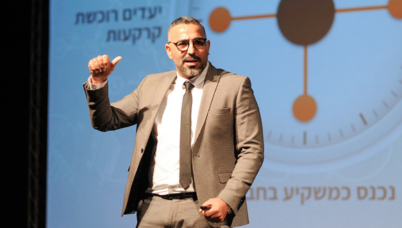 מוטי אברג'יל מנכ"ל קבוצת יעדים בכנס זירת הנדל"ן, צילום: ניר בוקסנבאום מוטי אברג'יל מנכ"ל קבוצת יעדים בכנס זירת הנדל"ן, צילום: ניר בוקסנבאום