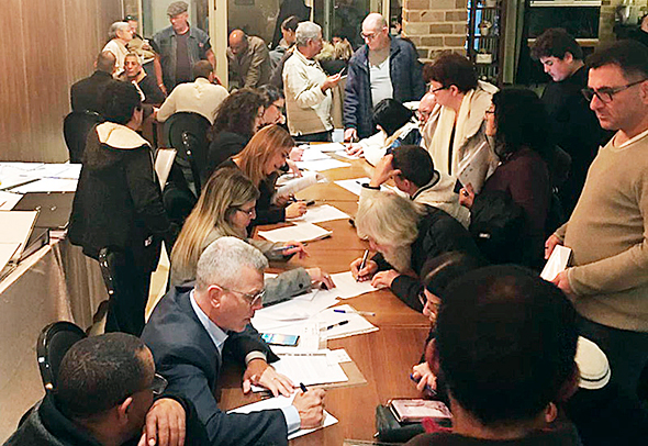 כנס דיירים של נקסט אורבן. "מרתון יומיומי עד השעות הקטנות של הלילה" כנס דיירים של נקסט אורבן. "מרתון יומיומי עד השעות הקטנות של הלילה"