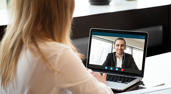 During the pandemic, many companies began recruiting employees remotely through video calls (illustrative). Photo: Shutterstock