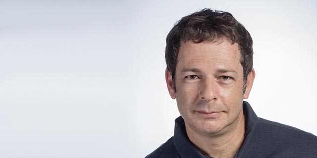 תעשיית התרופות עומדת בחזית - וחיסון הוא רק חלק מהסיפור