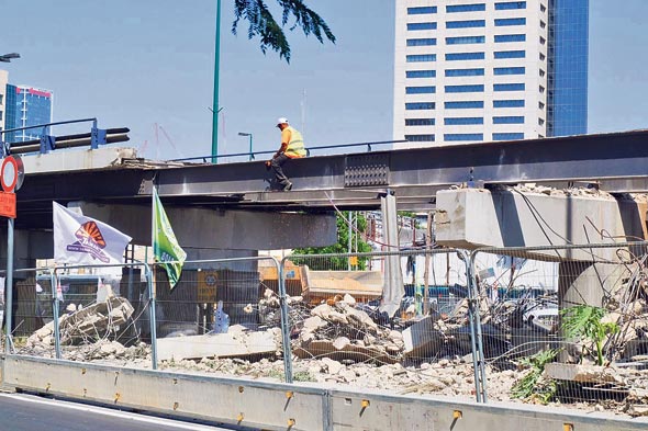 גשר מעריב לפני שנהרס. כץ לא היה מוכן לשמוע על דחייה במועד הפיצוץ גשר מעריב לפני שנהרס. כץ לא היה מוכן לשמוע על דחייה במועד הפיצוץ
