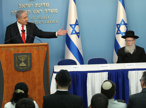 שר הבריאות יעקב ליצמן וראש הממשלה בנימין נתניהו. היו סימנים מוקדמים למגפה אך הממשלה לא נערכה שר הבריאות יעקב ליצמן וראש הממשלה בנימין נתניהו. היו סימנים מוקדמים למגפה אך הממשלה לא נערכה