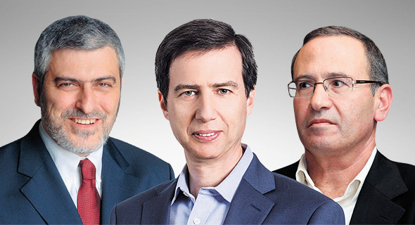 מימין החשב הכללי באוצר רוני חזקיהו מנכ"ל בנק לאומי חנן פרידמן ומנכ"ל בנק הפועלים דב קוטלר מימין החשב הכללי באוצר רוני חזקיהו מנכ"ל בנק לאומי חנן פרידמן ומנכ"ל בנק הפועלים דב קוטלר