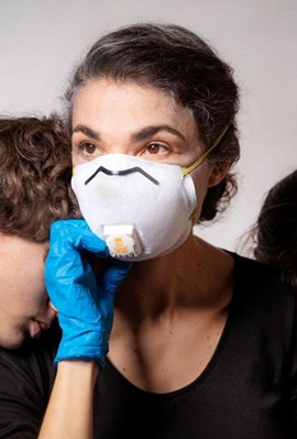 אלינור קרוצ'י עם ילדיה, צילום: מתוך עמוד האינסטגרם elinorcarucci