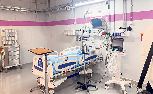 A hospital bed in the Covid-19 ward of Sheba Medical Center. Photo: Sheba Medical Center