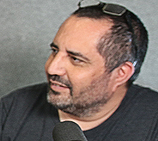אוריאל וייס, מאנדיי אוריאל וייס, מאנדיי