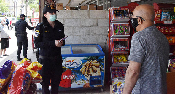 אוכפים את הנחיות חבישת המסכות אוכפים את הנחיות חבישת המסכות