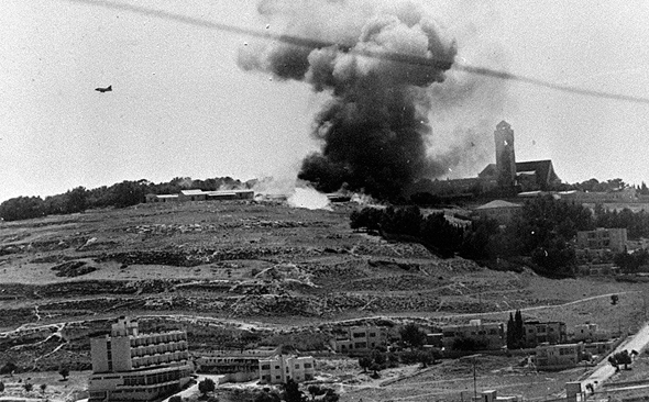 חיל האוויר מפציץ את מתחם אוגוסטה ויקטוריה חיל האוויר מפציץ את מתחם אוגוסטה ויקטוריה