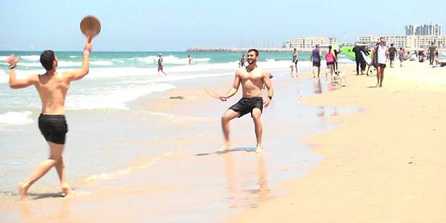 המאבק בקורונה: דין חופים לא כדין בתי כנסת