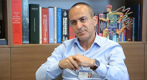 פרו'פ רוני גמזו . "לא בטוח שיהיה גל שני" פרו'פ רוני גמזו . "לא בטוח שיהיה גל שני"
