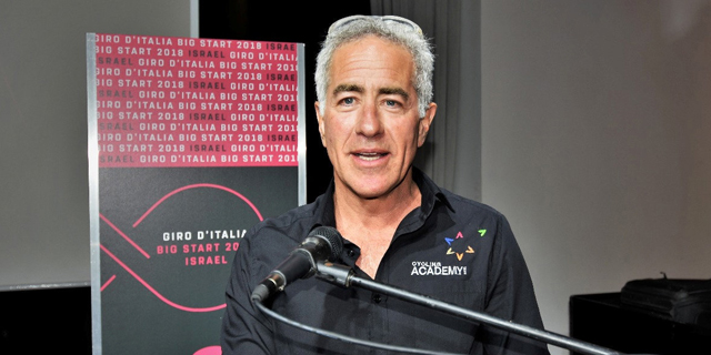 סילבן אדמס תובע: "נעקצתי על ידי קבלן שביצע עבודות גמר"