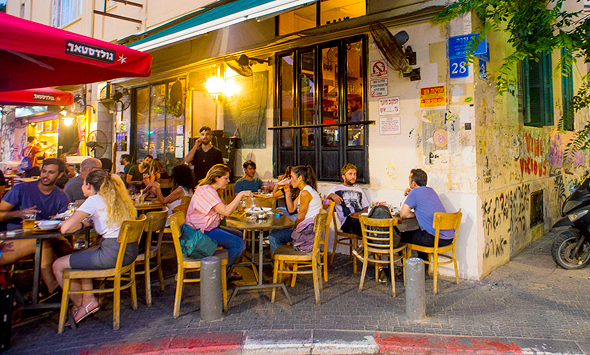 פאב המנזר לפני המשבר. נקלע לקשיים ופנה למימון המונים פאב המנזר לפני המשבר. נקלע לקשיים ופנה למימון המונים