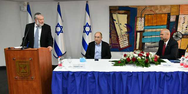 מנדלבליט: "מעלים טענות כזב ומנסים לפגוע בעבודתנו"; ניסנקורן: "אהיה החומה"