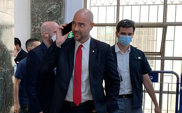 אמיר אוחנה אמיר אוחנה