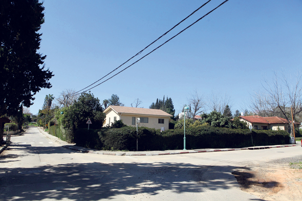 דרום השרון. הסכימה להעביר לטירה 100 דונם, אך חוששת שהמספר יגדל דרום השרון. הסכימה להעביר לטירה 100 דונם, אך חוששת שהמספר יגדל